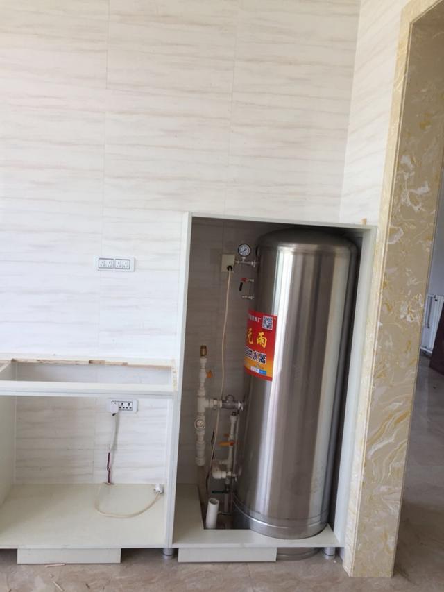 無塔供水器壓力罐與增壓泵在解決水壓不足問題上的優劣盤點