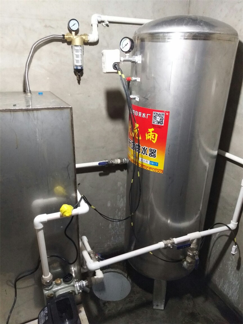 狀元雨無塔供水器壓力罐樓房安裝實(shí)拍