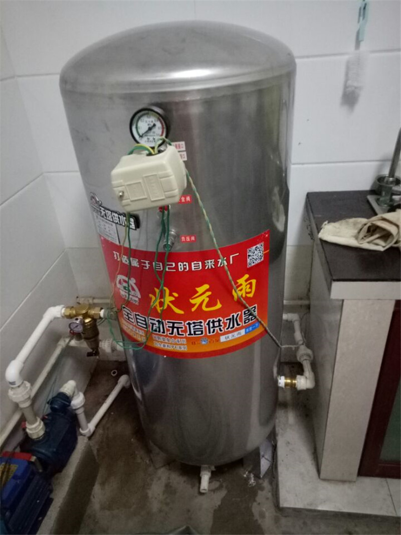 狀元雨無(wú)塔供水器壓力罐農(nóng)村安裝實(shí)拍