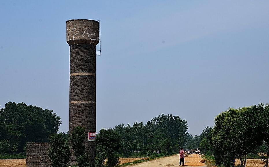 無塔供水壓力罐與水塔哪個好?